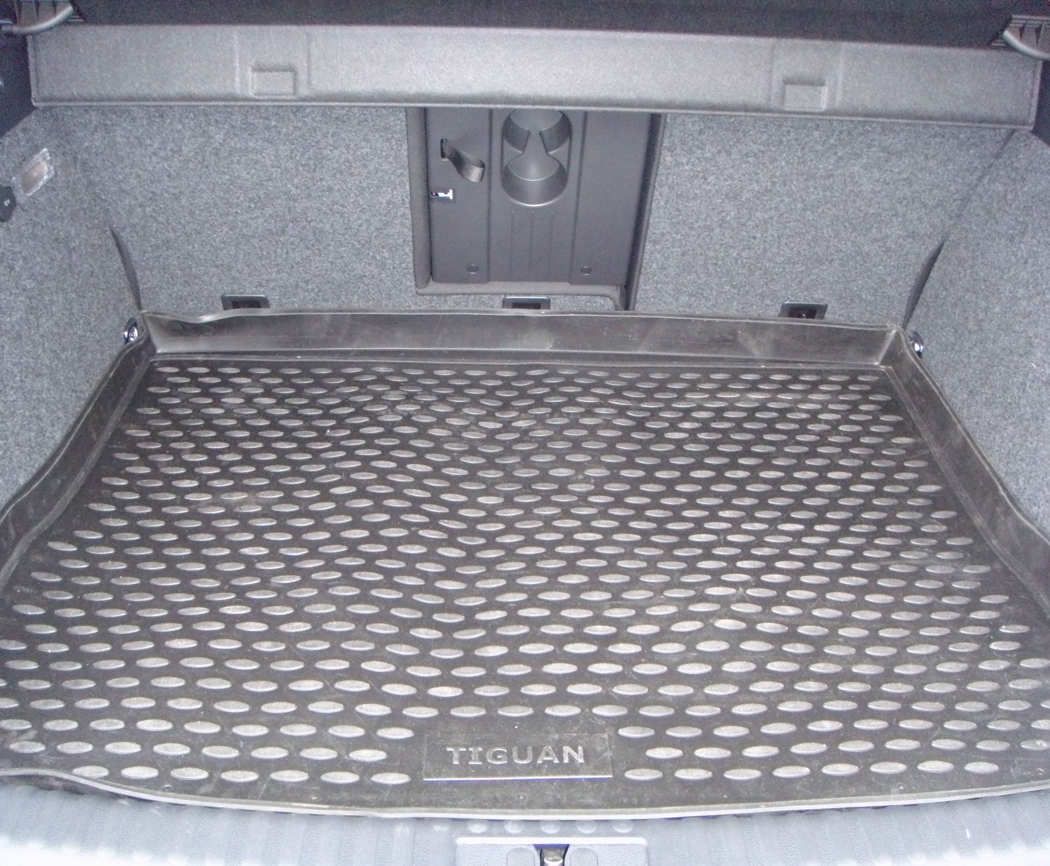 Tailored Rubber Boot Mat / Dog Tray For VW Tiguan 2016-2024 – Waterproof, Black, Evolution Vehicle Spares