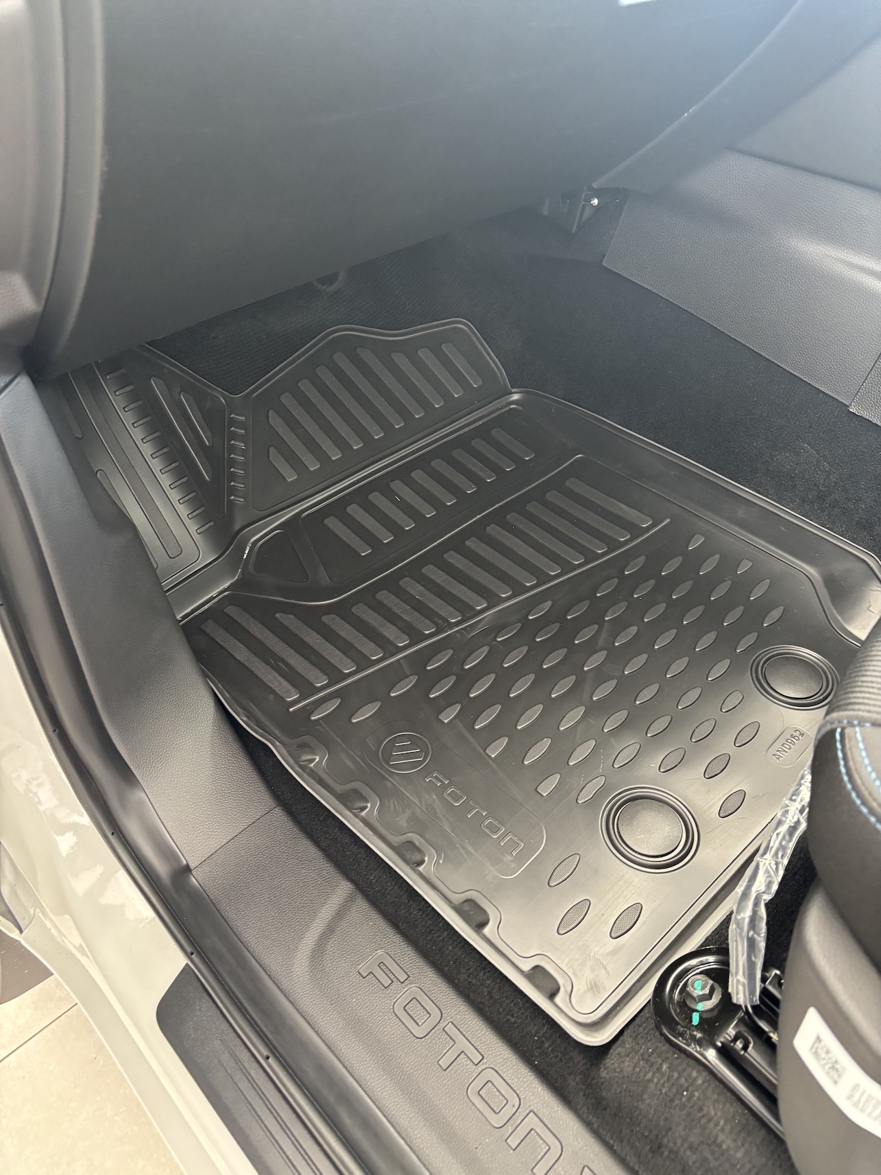 thumbnail image 2 of Evolution Vehicle Spares Heavy Duty Rubber Floor Mats For Ford Ranger Double Cab 2012-2022 2 of 5