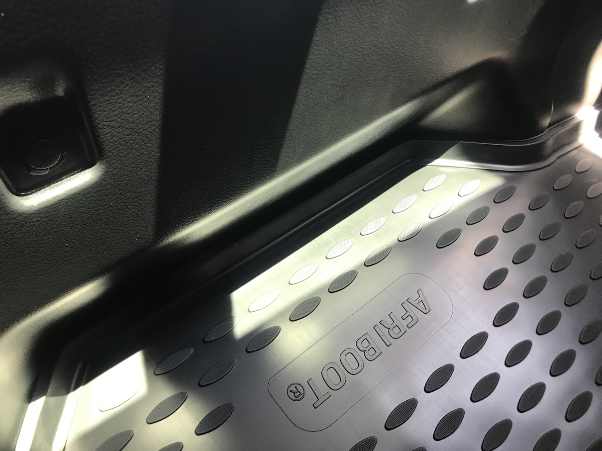 suzuki baleno boot mat