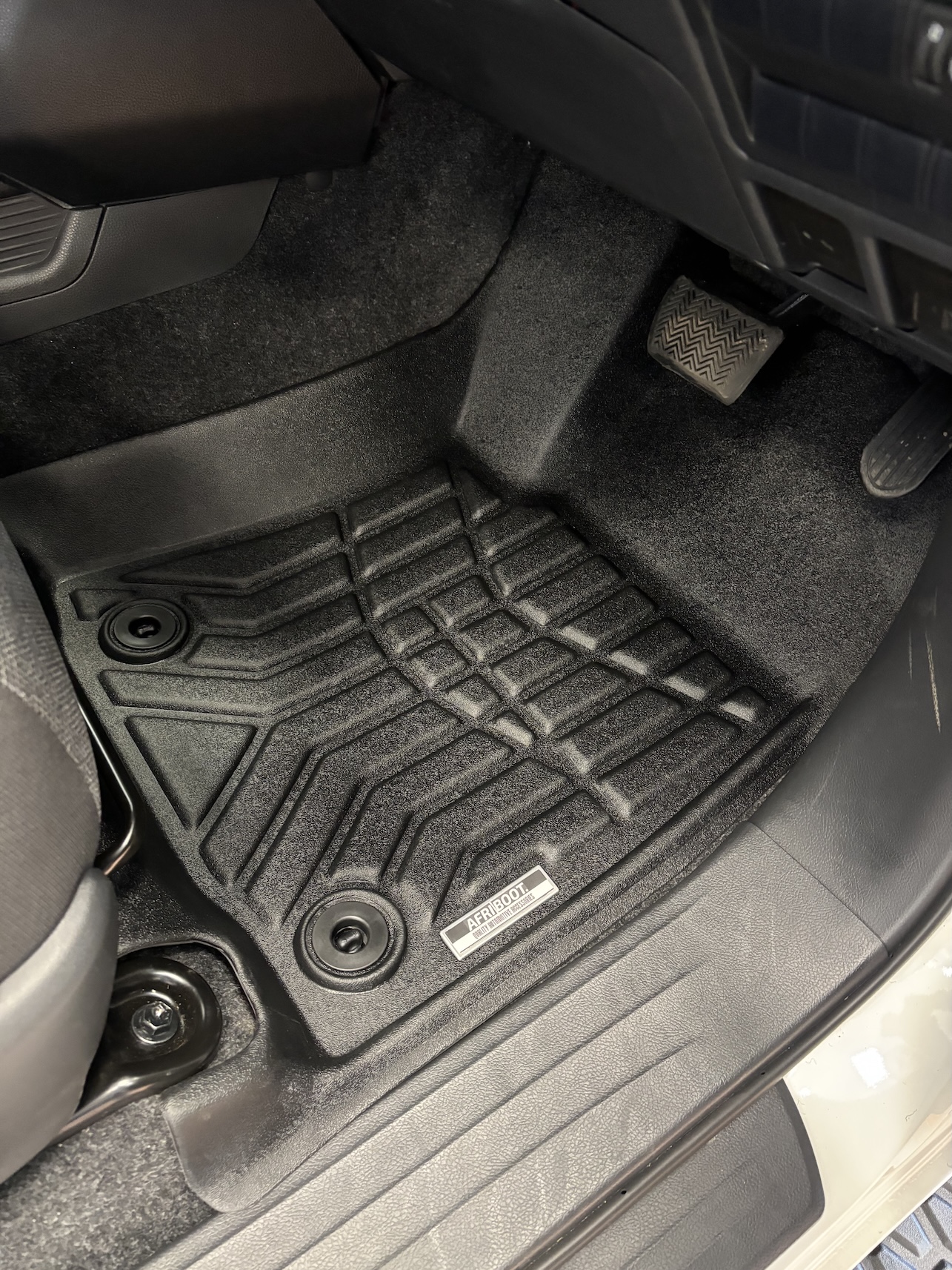 hilux Travo floor mats