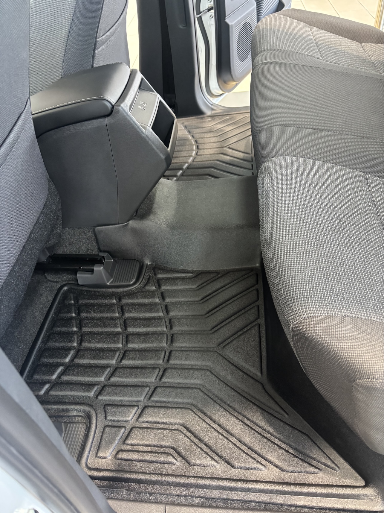 hilux Travo floor mats