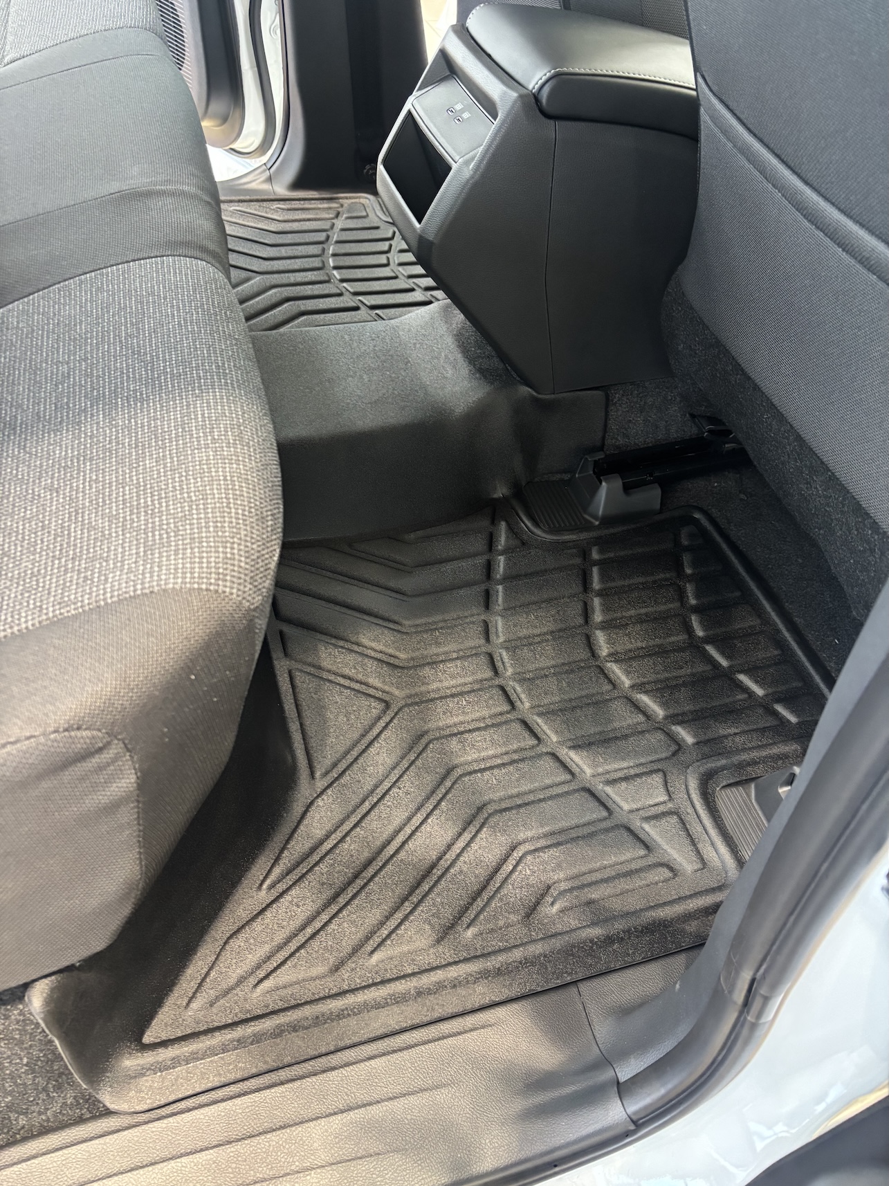 hilux Travo floor mats